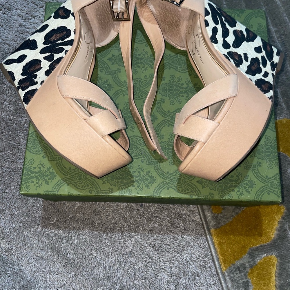 Jessica Simpson wedges with cheetah on the heel - Picture 6 of 11